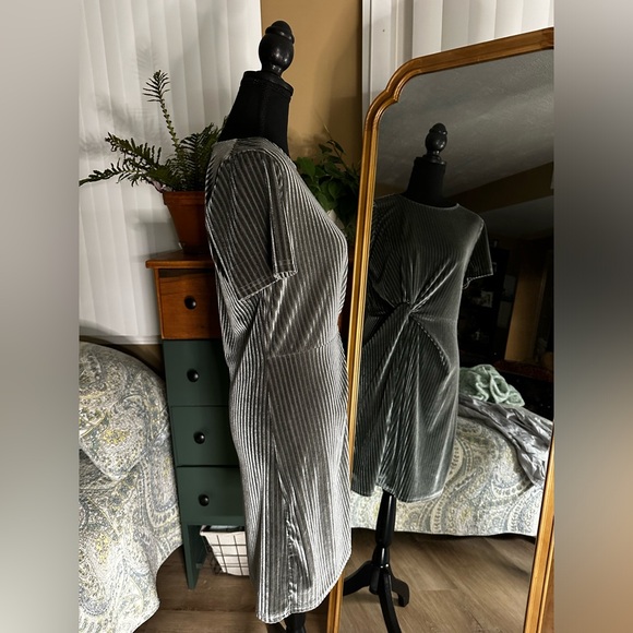 She and Sky Metallic Corduroy Pattern Midi Dress - Picture 3 of 9